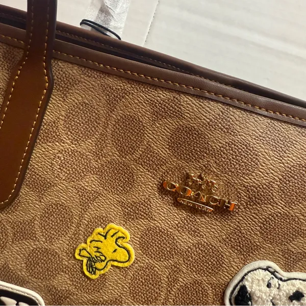 NWT Coach X Peanuts City Tote In Signature Canvas With Patches cbj91 - Image 4