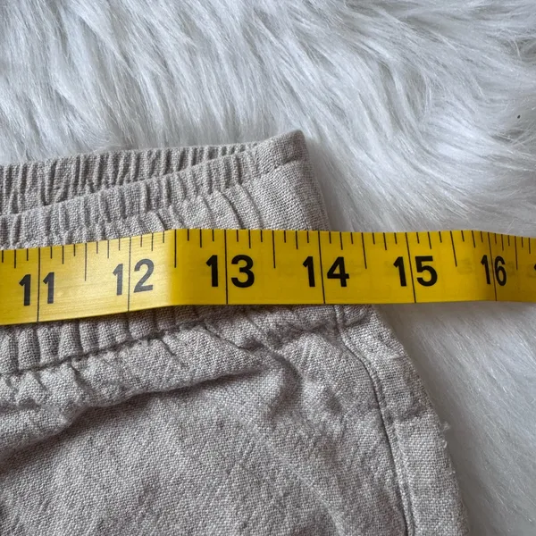 Old Navy size XS linen blend high-rise shorts in cream - Image 7