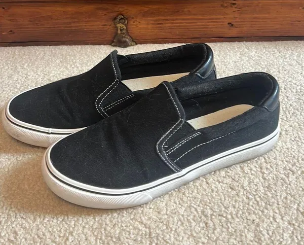 Black Casual Slip Ons Size 7 - Image 2