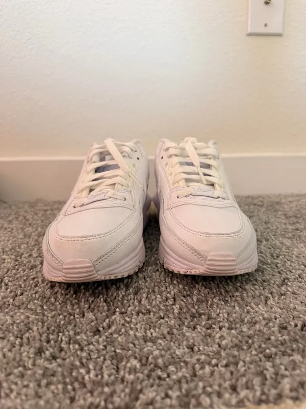 Nike Air Max 270 Shoes - Image 3