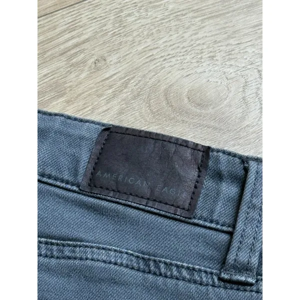NWT Womens American Eagle Mom jeans high rise stretch gray distressed size 4/27 - Image 15