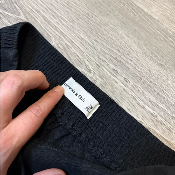 •Abercrombie & Fitch• Linen Joggers - Image 4