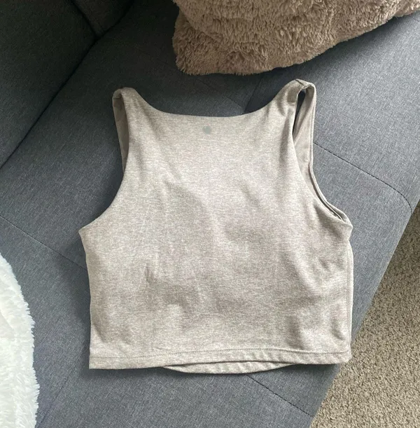 Boutique Beige crop workout top - Image 5