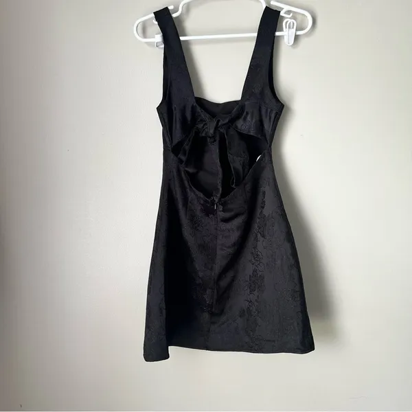 Lulu’s Women’s Black Floral Square Neck Open Back Mini Dress Size Small New - Image 6