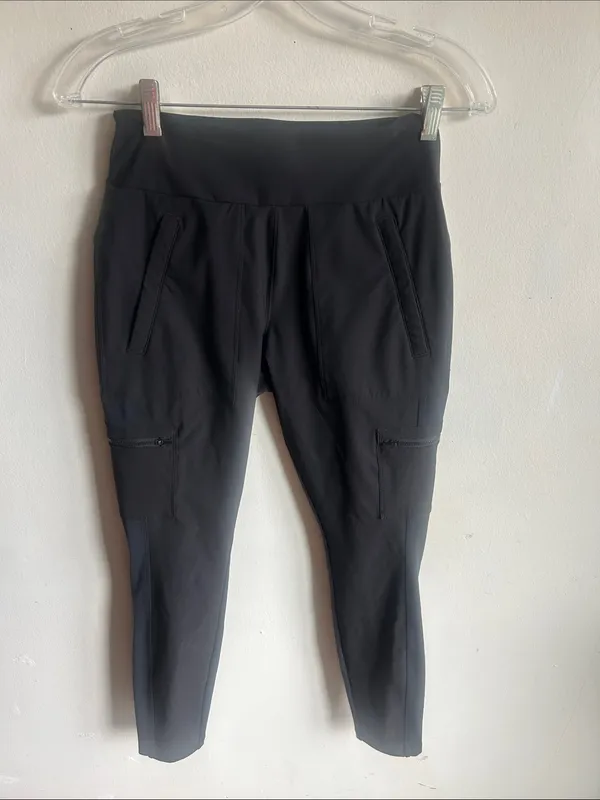 Athleta Headlands Hybrid Cargo Black Pants Size 4 - Image 8