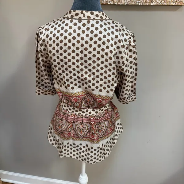 BCBGMAXAZRIA silk polka dots paisley print wrap top snap closure size small tie waist - Image 5