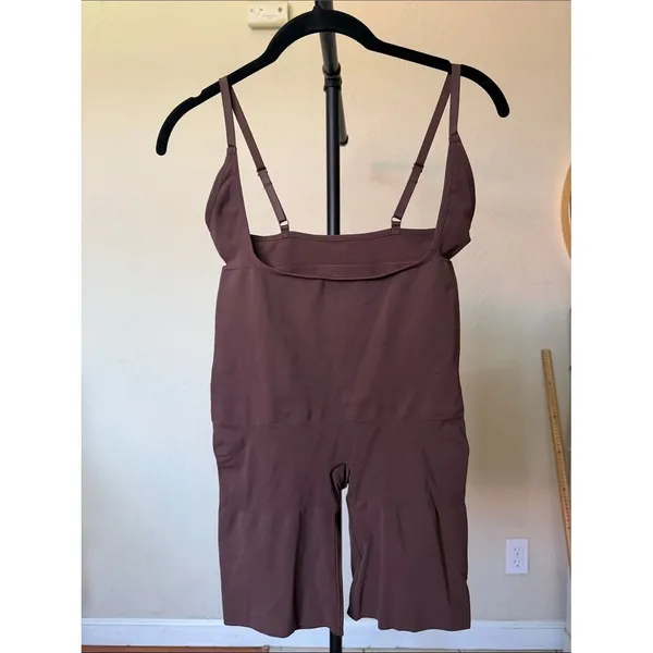 SKIMS shapewear bodysuit seamless sculpt open bust bodysuit cocoa NWOT size 2X - Image 8