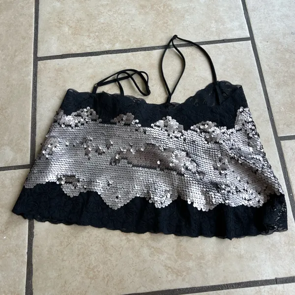 Express black lace gold sequin cropped cami top - Image 10