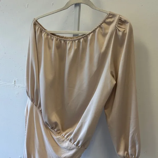 Ann Taylor Factory One Shoulder Bodysuit Blouse Champagne Beige Satin Large - Image 4