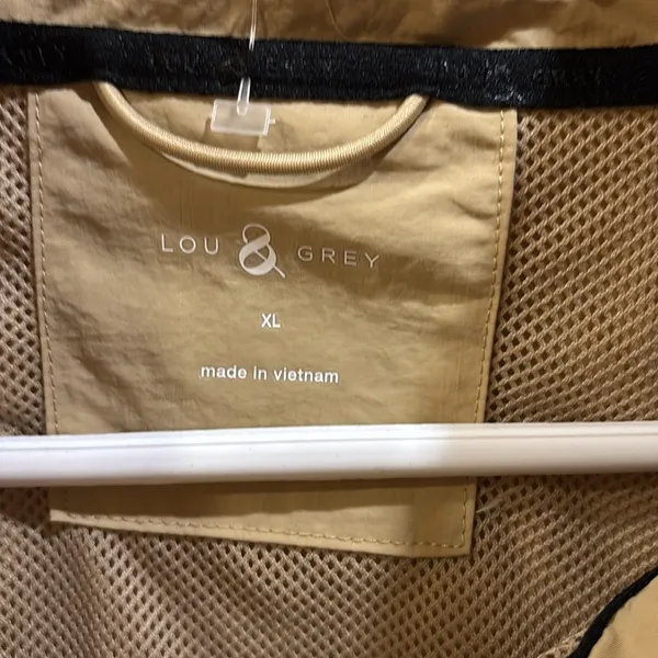 Lou Grey Tan Mylon Rain Jacket Nwts Size Xl 2 Side Pockets Full Zipper No Hood - Image 2