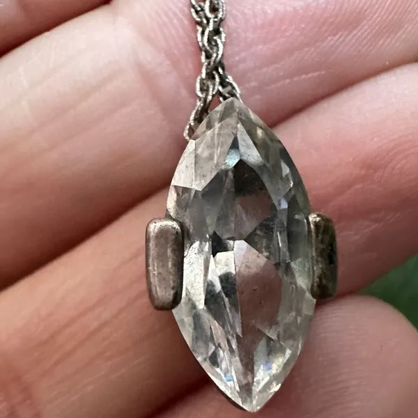 Avon vintage rhinestone pendant necklace Silver - Image 2