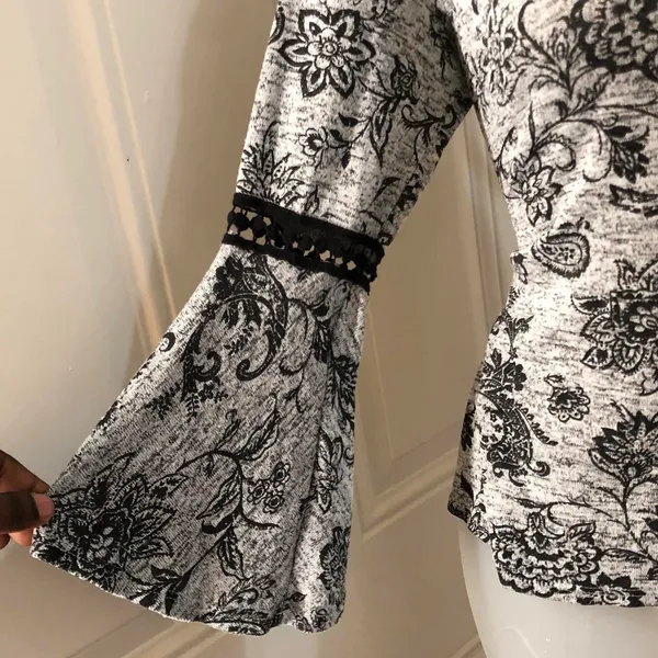 Late 90s/2000s Y2K Vintage Whimsygoth grunge Dark Black Grey fitted top shirt blouse w/ lace flare bell wide sleeves-M - Image 2