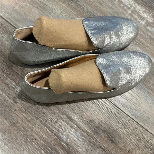 J Crew Metallic Silver Loafers size 7 - Image 4