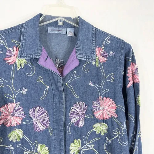 Jane Ashley Medium Petite Top Shacket Beaded‎ Denim Blue Embroidered Button 311 - Image 4