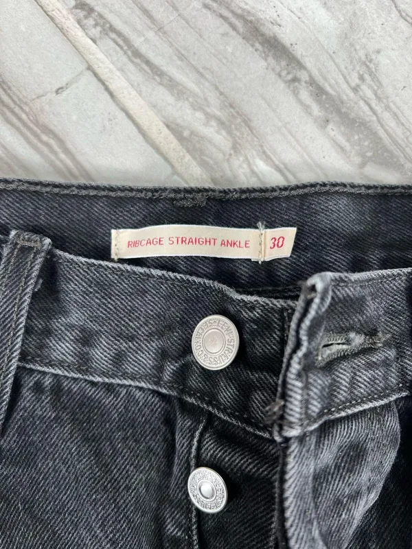 Levi Black Distressed Jeans High-Rise Straight - Image 2