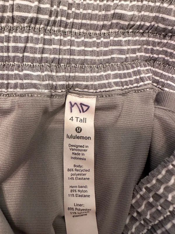 Lululemon Hotty Hot Grey Striped Shorts Tall - Image 4