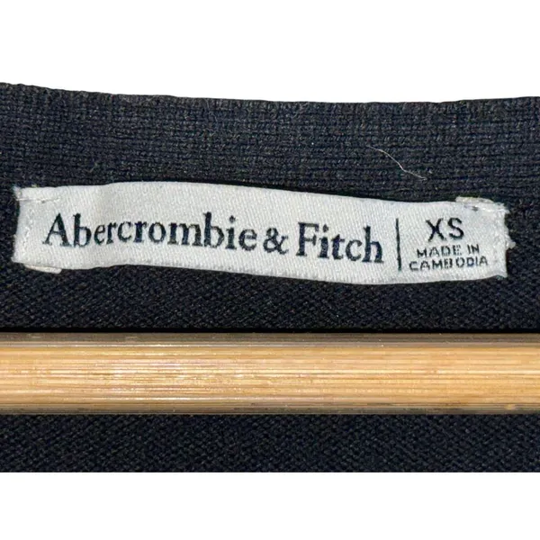 Abercrombie & Fitch Black Knit Sleeveless Button V-Neck Sweater Vest Top Size XS - Image 4