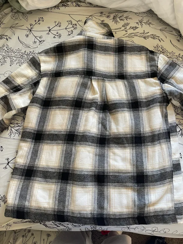 Sherpa Plaid Jacket Size M - Image 4