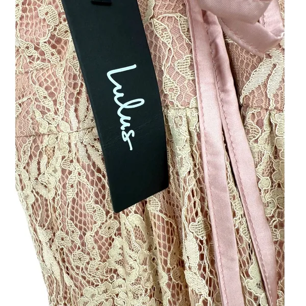 NWT Lulus Lace Up Back Lace‎ Maxi Dress Deep V Neck High Slit Blush Pink Size XS - Image 4
