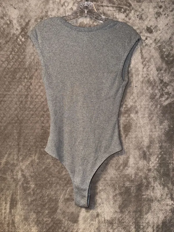 Universal Thread Bodysuit Size S Gray Ribbed V-Neck Cap Sleeve - Image 8