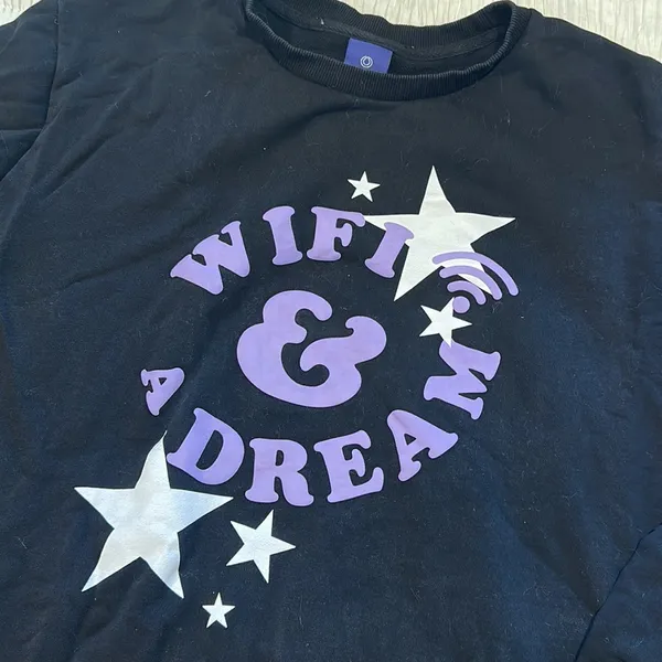 MOVING SALE - Monat Wi-Fi & a Dream Sweatshirt - Image 4