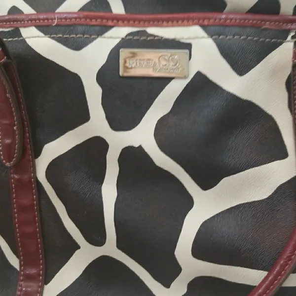 Nine & Co. by Nine West giraffe shoulder purse - Image 2