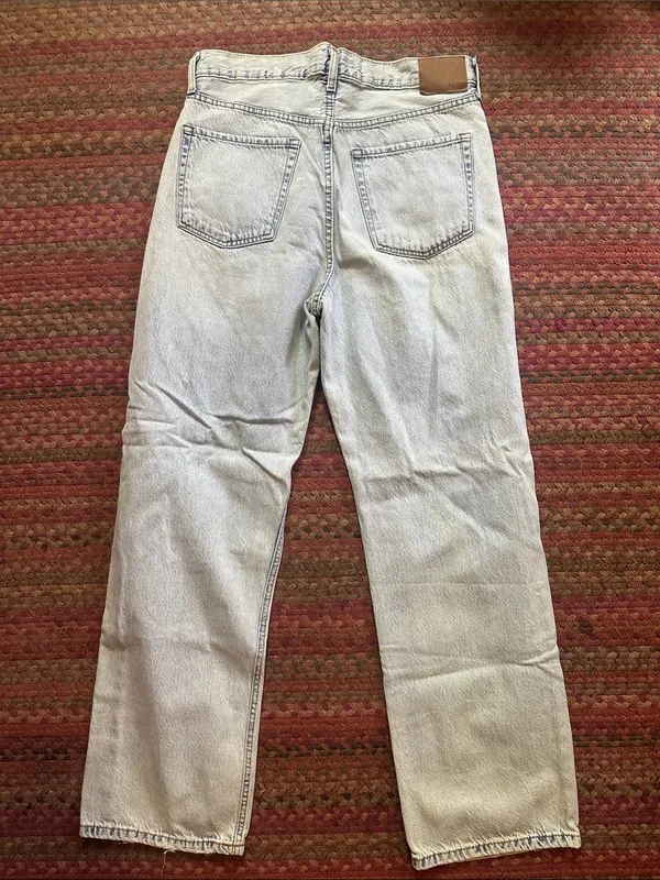 AERO 90s baggy Light Wash Distressed Ripped Mom Jeans - Image 4