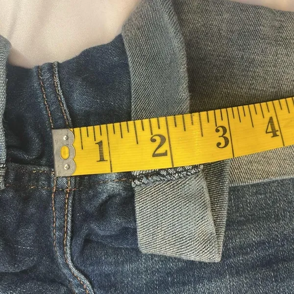 173 Express Ultimate Stretch Shortie Low Rise Dark Wash Jean Shorts Size 4 - Image 5