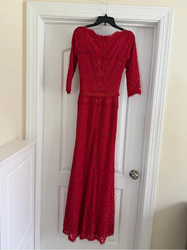 Tadashi Shoji Red Lace Maxi Dress with Three-Quarter Sleeves - Image 5