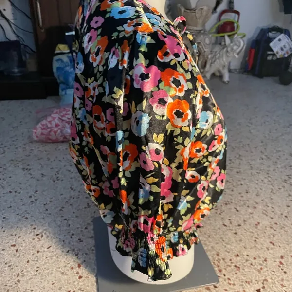 Sugar lips medium floral top medium - Image 5
