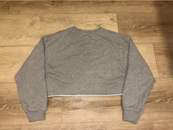 Forever 21 loungewear grey cropped crewneck - Image 2