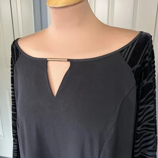 NY Collection Woman Black Stretch Top Plus‎ Size 1X Velvet Witchy Whimsigoth - Image 2