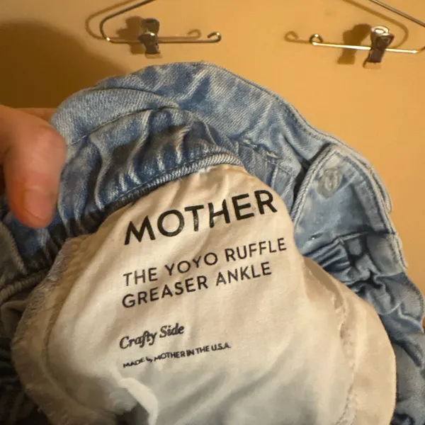 Mother Yoyo Ruffle Greaser Ankle Jeans in Crafty Side - Image 7