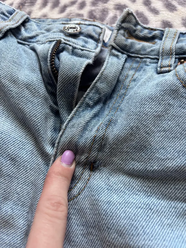 PacSun 90s Boyfriend Jeans Ripped - Image 4