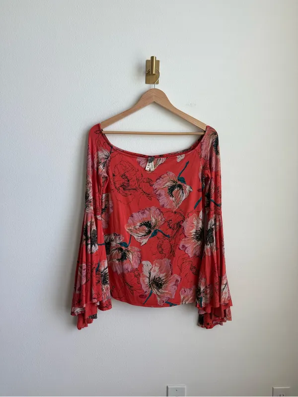 Free People We The Free Floral Bell Sleeve Top Red Boho Rayon Women's Medium - Image 2