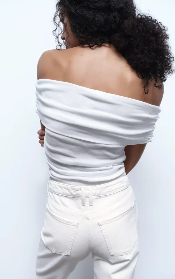 ZARA NWT White ruched off the shoulder top. Size Medium - Image 4