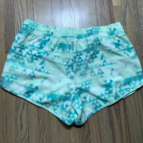 Columbia green shorts large - Image 5