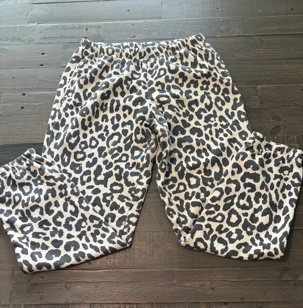 Grayson Threads Leopard Print Sweatshirt Jogger Set M/L Animal Print Lounge - Image 6