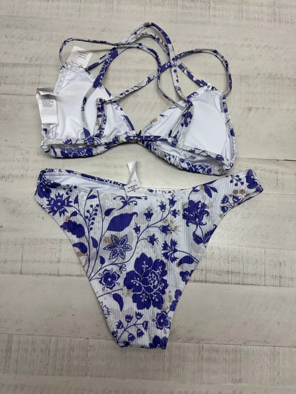 Cupshe Purple Blooms Triangle Bikini Top & Low-Rise Bottoms Set - Image 6