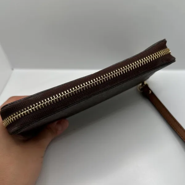 MICHAEL KORS Brown Signature Jet Set Wallet - Image 4