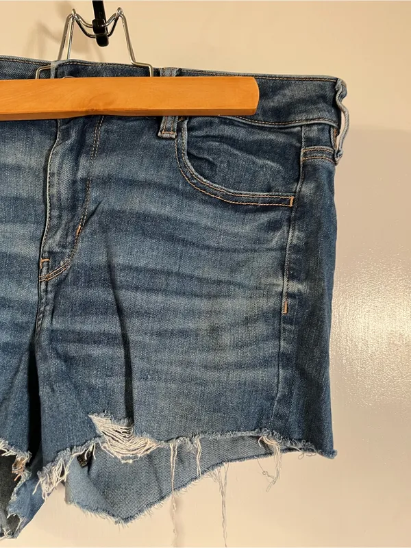 American Eagle Women’s Size 10 Hi Rise Cut Off Jean Shorts Denim Medium Wash‎ - Image 3