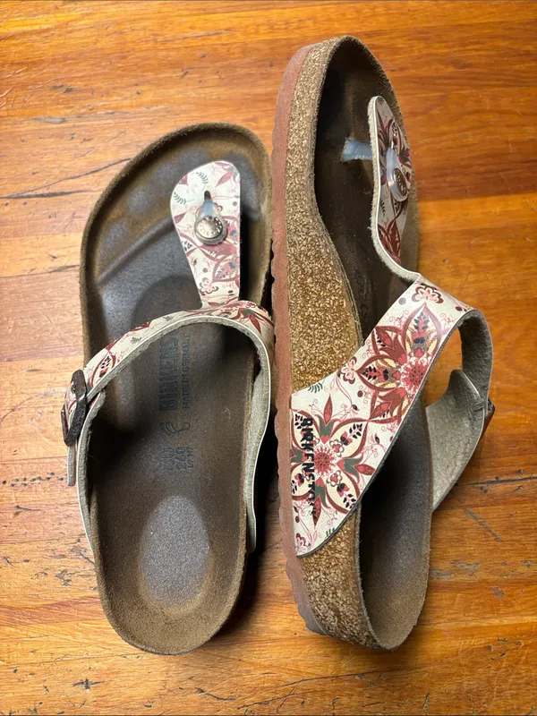 Birkenstock Floral Gizeh Thong Sandals in Cream and Red Accents size 40 - Image 2