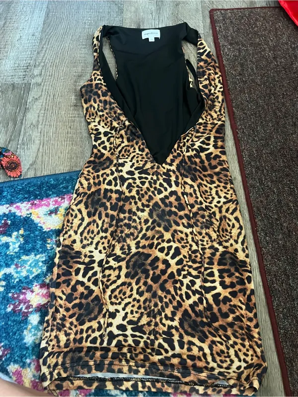 Revolve Superdown rupa leopard tie front dress size xsmall - Image 4