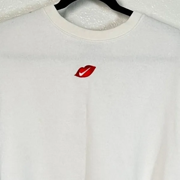 XL Nike Sportswear Lips Crewneck Sweatshirt Hearts Cropped White Womens - Image 5