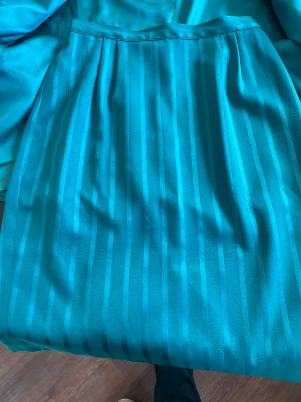 Executive Collection Vintage Teal Pinstripe Suit - Image 8