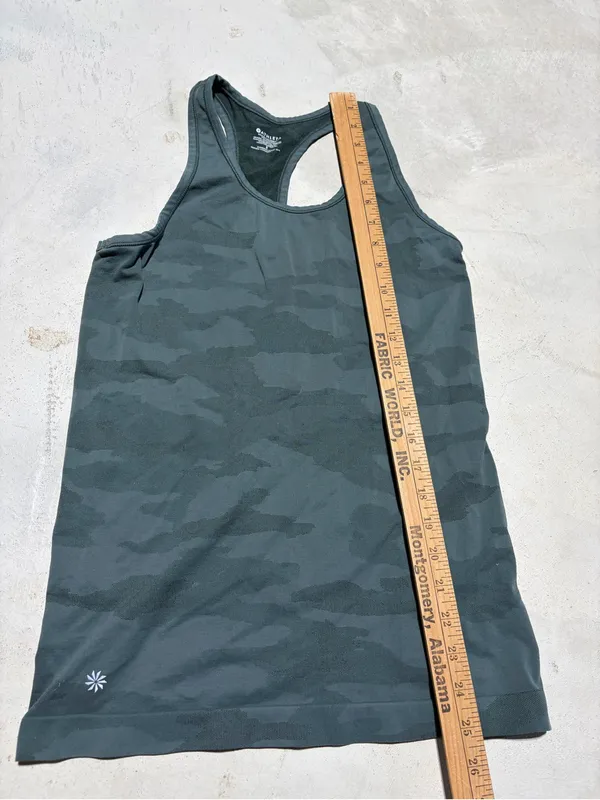 Athleta Racerback Tank Top Dark Green Camo small - Image 4