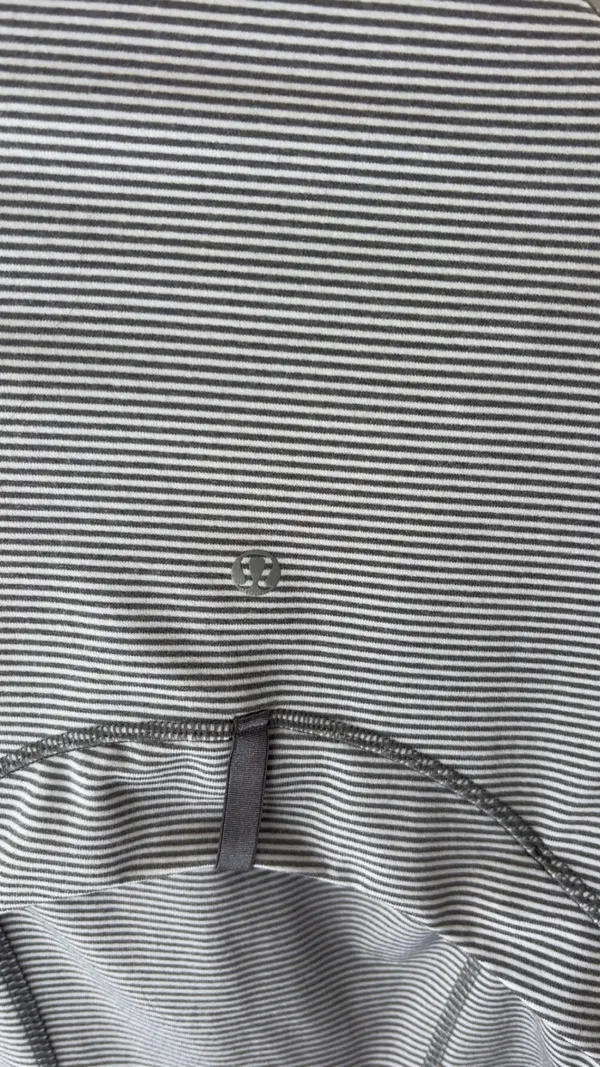 rare striped Lululemon Define Jacket in size 4 White and blue - Image 5