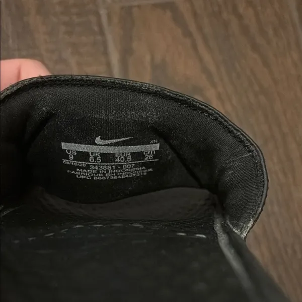 Nike Black and Pink Slide Sandals - Image 6