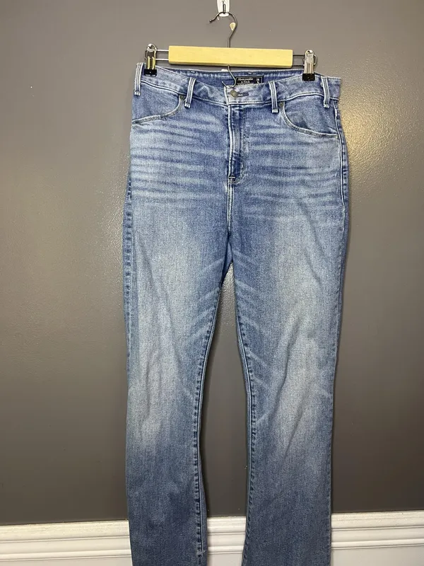 Abercrombie & Fitch Simone High Rise Ankle Flare Jeans Womens 6R Light Denim - Image 2