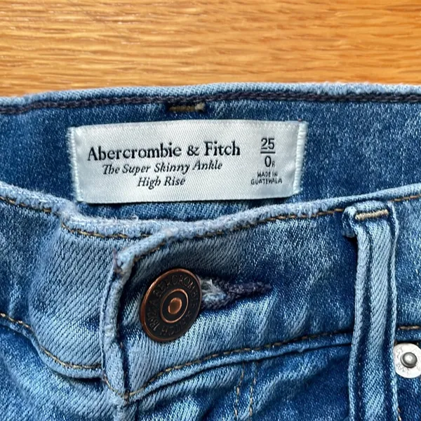 abercrombie jeans - Image 2